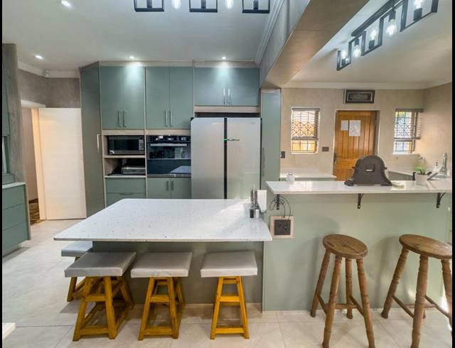 4 BEDROOM HOUSE FOR SALE IN WEMBLEY